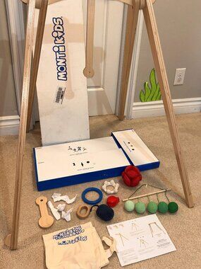 Monti Kids Level 1 box (for ages 0–3 months) Montessori-inspired newborn kit